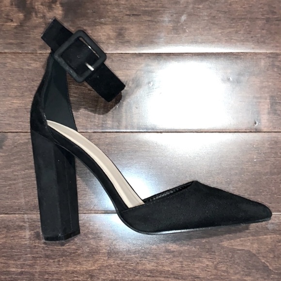 Black pointed thick Heels with thick strap Size 37 - Picture 2 of 5